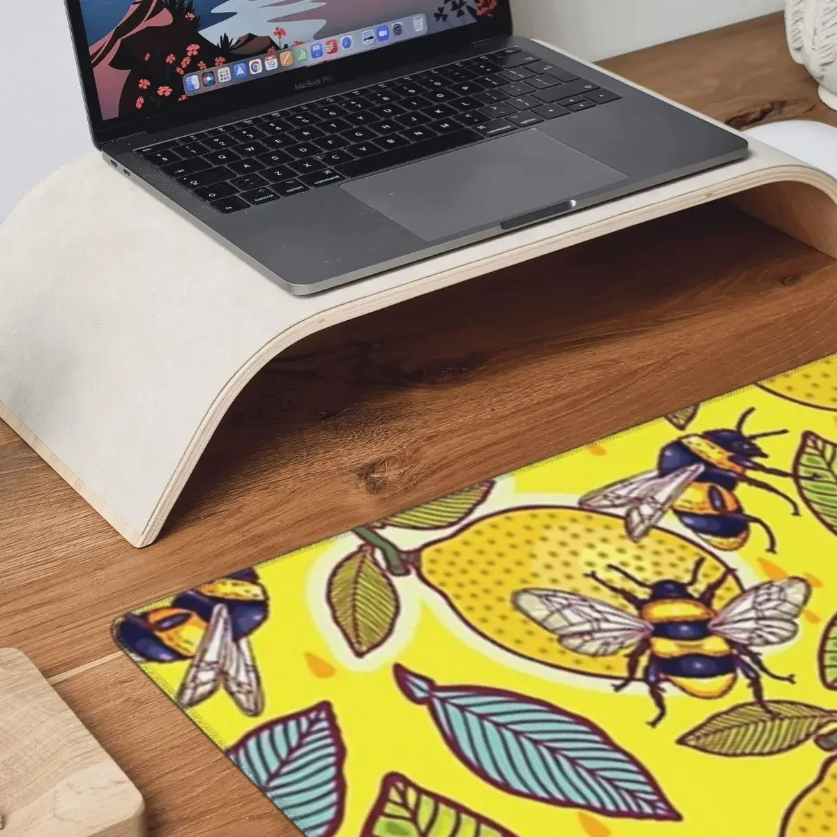 Yellow Lemon And Bee Garden La - Pc Gaming Yellow recension och pris